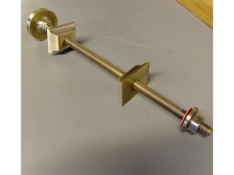 Front Mounted Brass Radiator Wall Stay