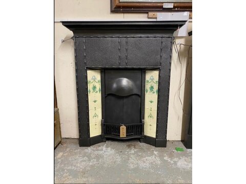 Beautiful fully restored cast iron fireplace FP203