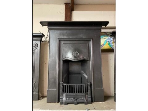 ORIGINAL RECLAIMED AND RESTORED VICTORIAN / EDWARDIAN CAST IRON FIREPLACE FP2911