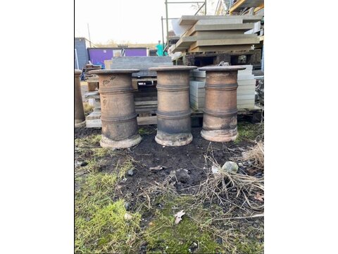 Set of 3 buff chimney pots CP142