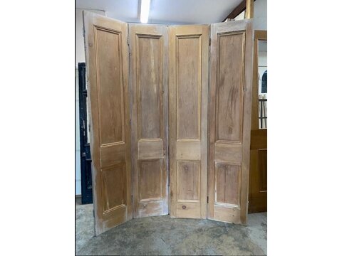 SOLD SIMILAR AVAILABLE A beautiful set of period quadruple room dividers Rd2010