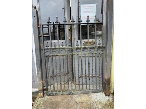 Wonderful period metal gate with  barley twist, uprights  , and Fleur de let tops Complete with posts  G133
