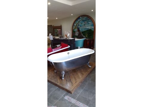 ‘The Swale” Drummonds reclaimed cast iron bath tub with ball and claw feet RRP: in excess of £7,000