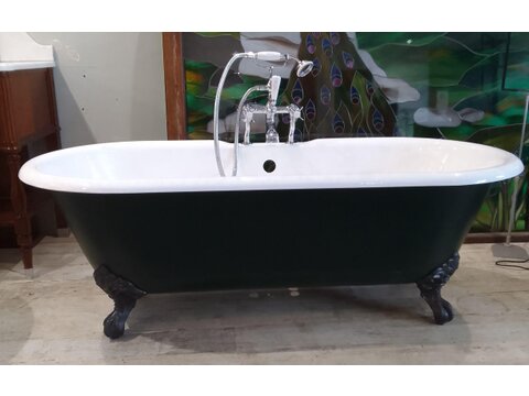 B232 A WONDERFUL DOUBLE ENDED CAST IRON BATH