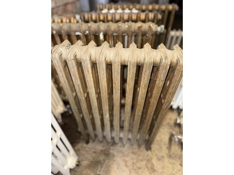Reclaimed Cast Iron Radiator with Natural Patina &ndash; 55 &times; 72 cm RD1926